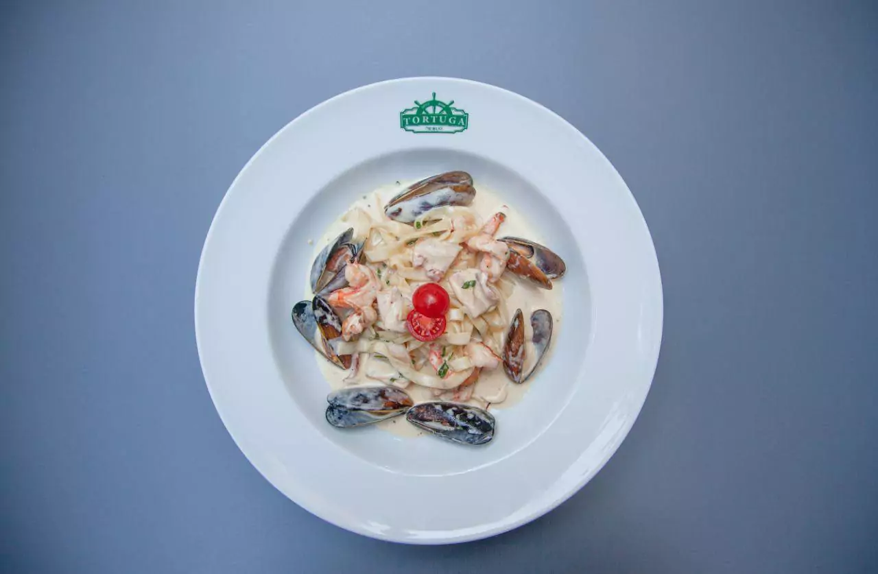 Паста с морепродуктами в сливочном соусе